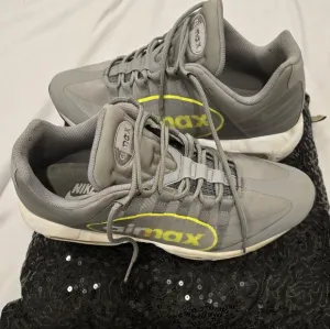 Nike Gray and Yellow Men's Shoes