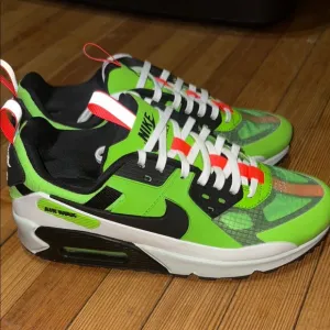 Nike Green Air Max 90 Sneakers