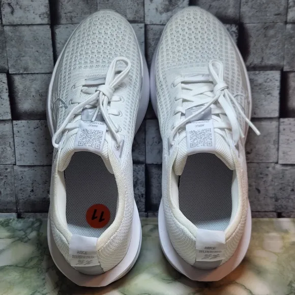 Nike Interact Run White Puré Platinum Women's Shoes Size 11