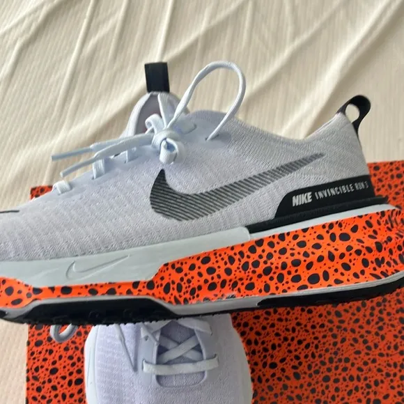 Nike Invincible Run Flyknit Shoes - White and Orange
