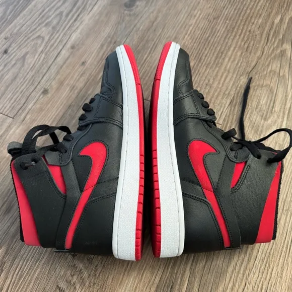Nike Jordan 1 High Zoom CMFT Women’s Size 8