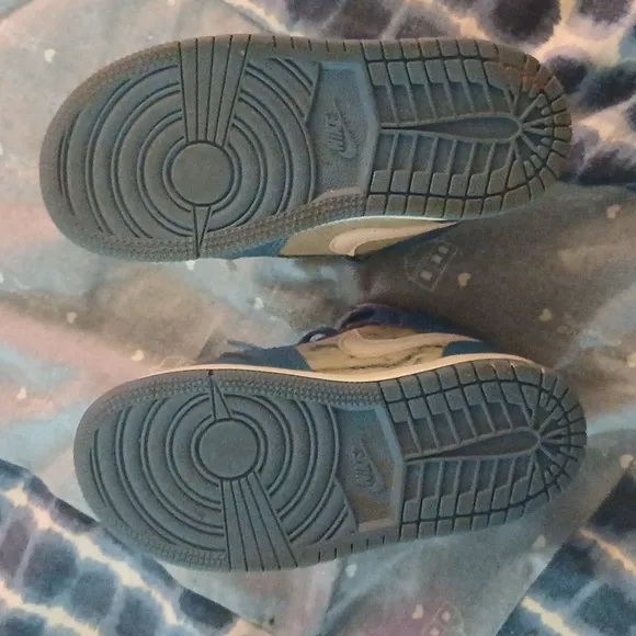 Nike Jordan 1 Mids &quot; Washed Denim&quot; Sizr 9C