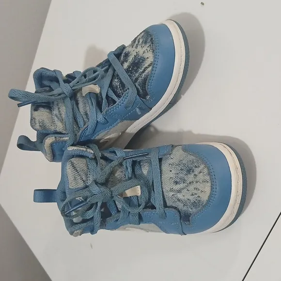 Nike Jordan 1 Mids &quot; Washed Denim&quot; Sizr 9C
