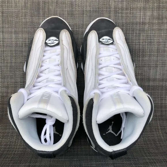 Nike Jordan Pro Strong Mid GS Sneakers Shoes Junior’s size 5.5