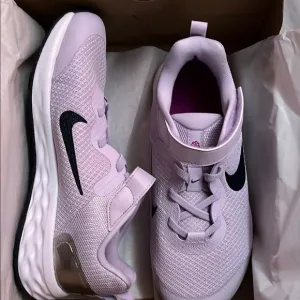 Nike Kids Shoes in Purple and Black