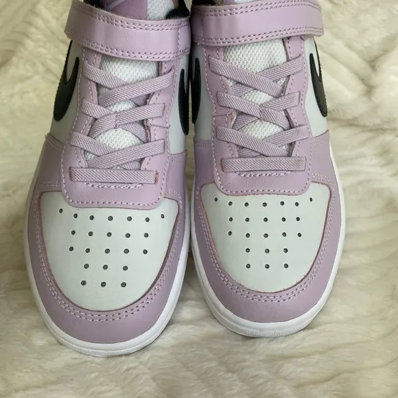 Nike Kids Shoes in Purple and White SIZE 2Y