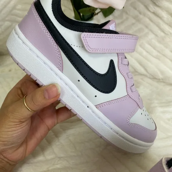 Nike Kids Shoes in Purple and White SIZE 2Y