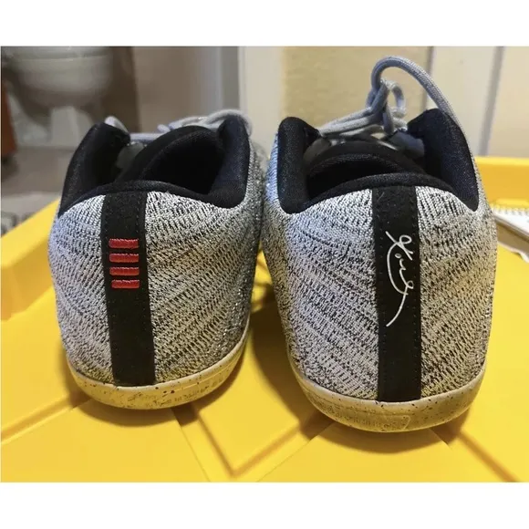 Nike Kobe 11 XI Elite Low Oreo Mens Size 10 Shoes White Black Athletic Sneakers