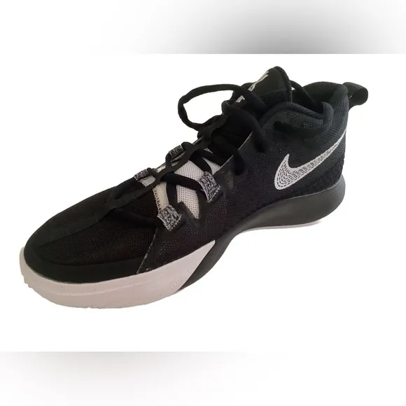 Nike Kyrie Boys Flytrap Vi DQ8094-009 Basketball Shoes NWOB