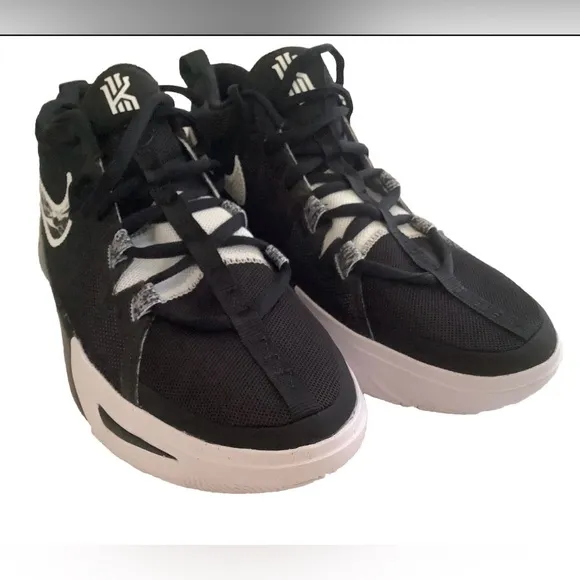 Nike Kyrie Boys Flytrap Vi DQ8094-009 Basketball Shoes NWOB