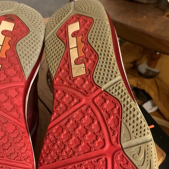NIKE LEBRON 9 LOW SIGNATURE LEBRON JAMES BASKETBALL SHOES SNEAKERS ATHLETIC