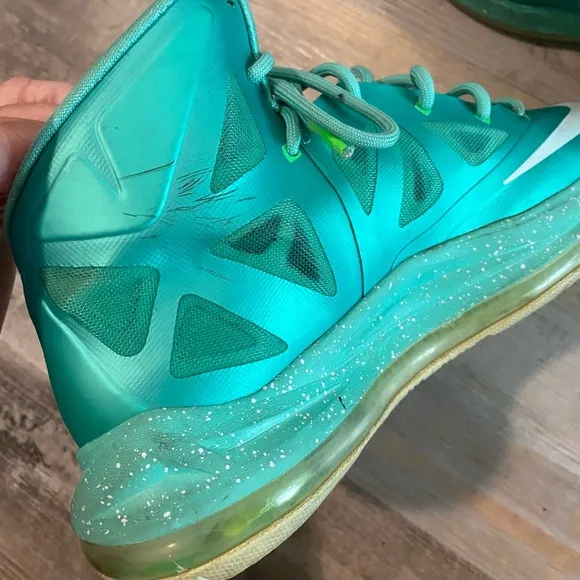 Nike LeBron green sneakers 6Y