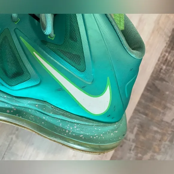 Nike LeBron green sneakers 6Y