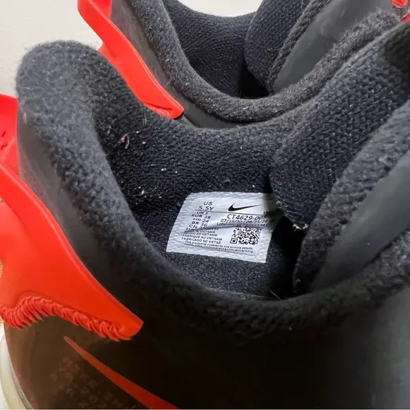 Nike LeBron James Witness Sneakers, Youth 5.5