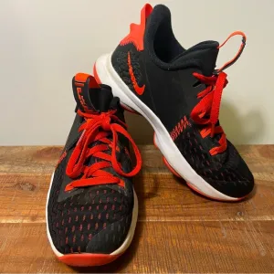 Nike LeBron James Witness Sneakers, Youth 5.5