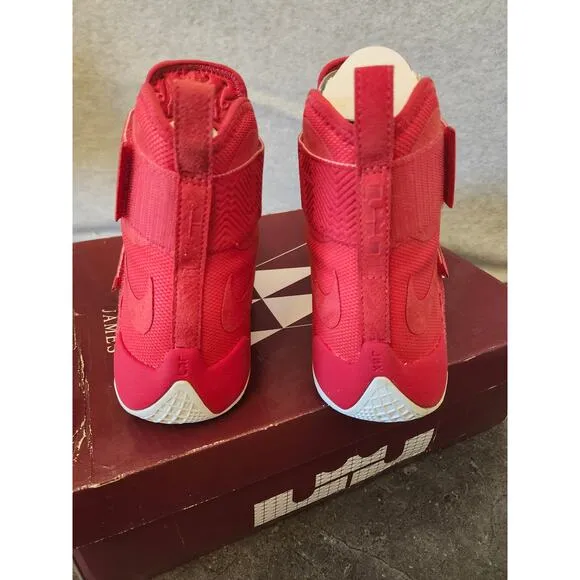 Nike LeBron Soldier 10 SFG Lux University Red 911306-600 Men's Size 10.5 Rare