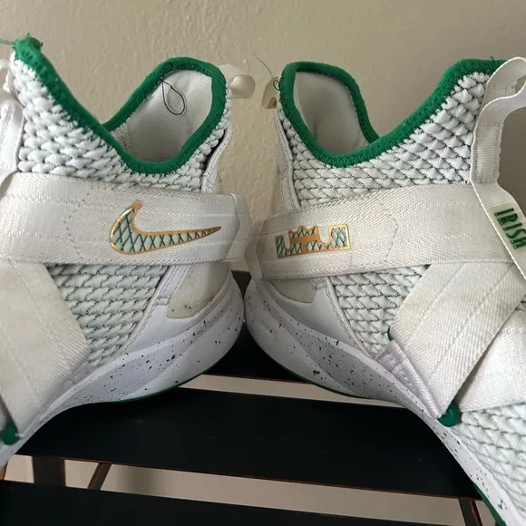 NIKE LEBRON SOLDIER 12 FIGHTING IRISH GREEN AND WHITE