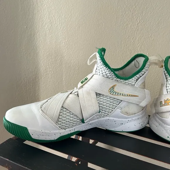 NIKE LEBRON SOLDIER 12 FIGHTING IRISH GREEN AND WHITE