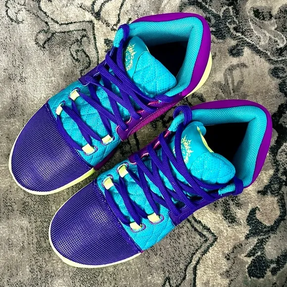 Nike Lebron Witness VIII Basketball Shoes Sneakers purple teal 9.5 US 43 EUR