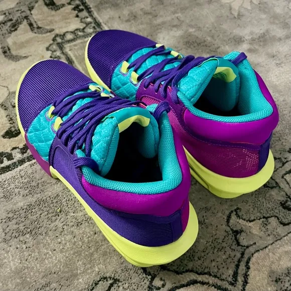 Nike Lebron Witness VIII Basketball Shoes Sneakers purple teal 9.5 US 43 EUR