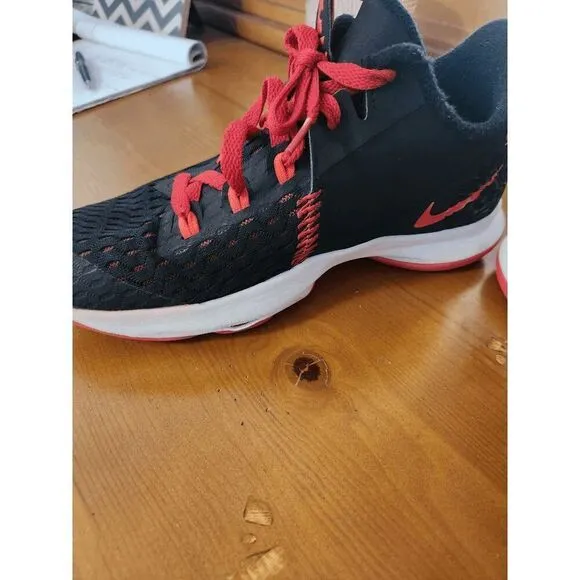 Nike LeBron Witness Shoes - Size 7Y, Black/Red/Bright Crimson, Excellent Conditi