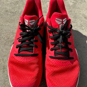 Nike Mamba Kobe university red basketball shoes size 9