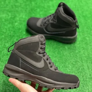 Nike Manoadome Mid Mens Hiking Trail Boots Triple Black 844358-003 NEW* Size 7.5