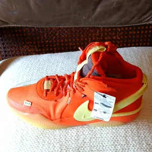 Nike Men Orange Basketball Shoes Size 9