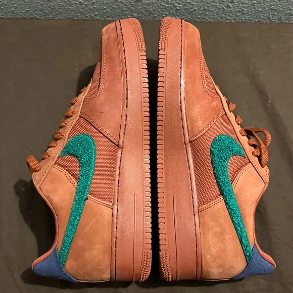 Nike Men's Air Force 1 La Familia