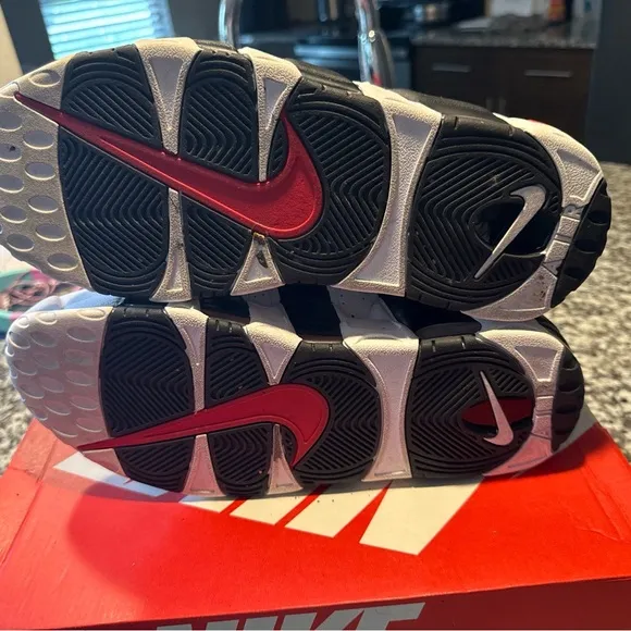Nike mens Air More Uptempo Black and White Shoes