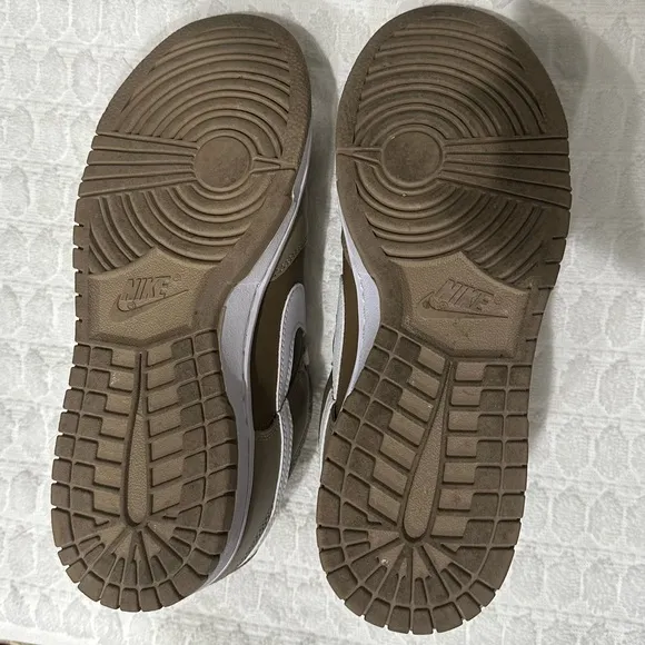Nike Men's Brown and White Low Dunks  7.5
