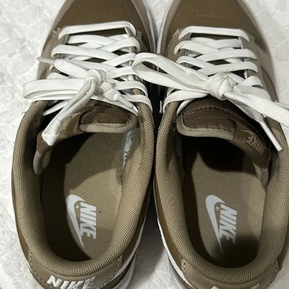 Nike Men's Brown and White Low Dunks  7.5