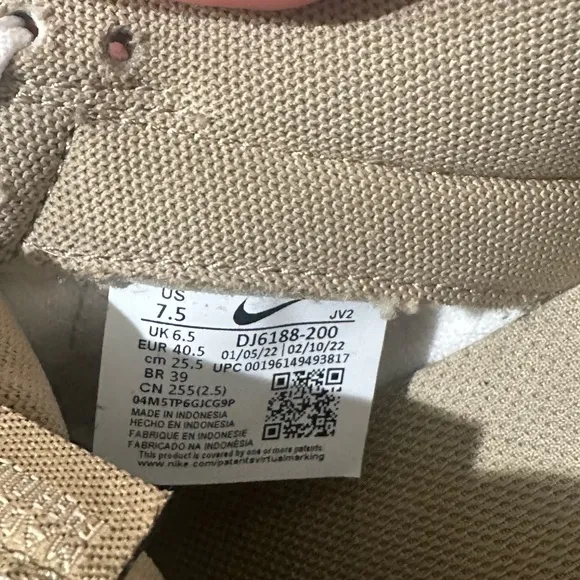 Nike Men's Brown and White Low Dunks  7.5