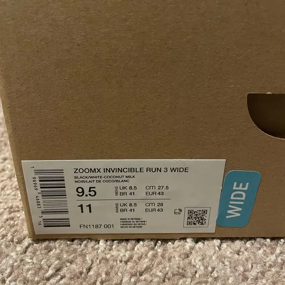 Nike Men's Invincible 3 Running Shoes