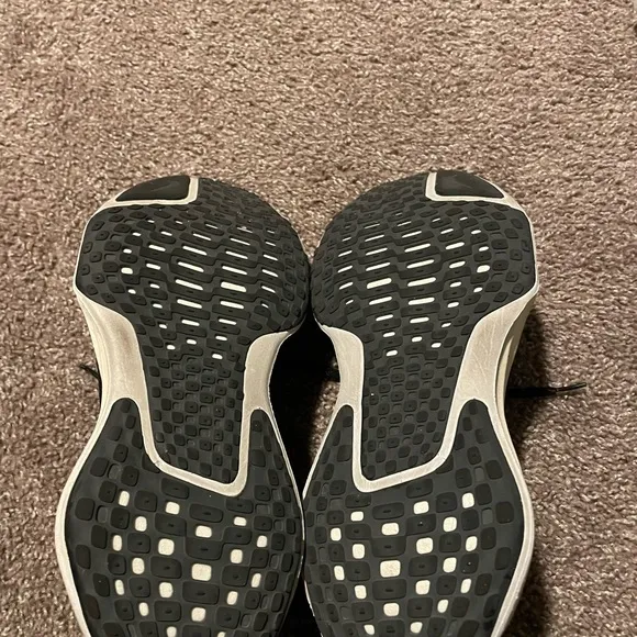 Nike Men's Invincible 3 Running Shoes