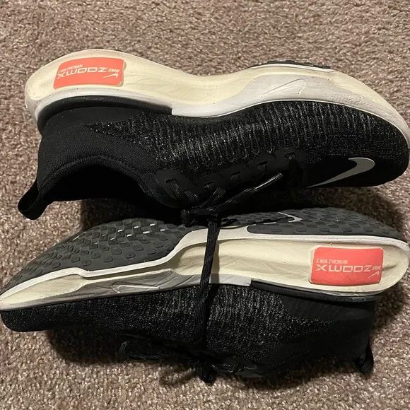 Nike Men's Invincible 3 Running Shoes
