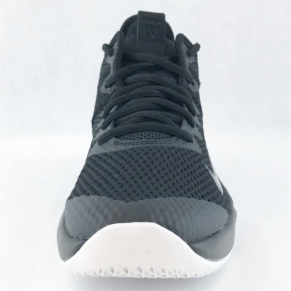 Nike Men’s Lebron Witness IV Basketball Shoes NWT