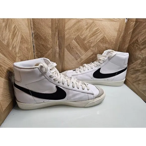Nike Men's Mid 77 Vintage White Shoes Size 12.5.  644