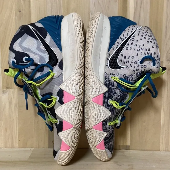 Nike Men's Multicolor Basketball Shoes