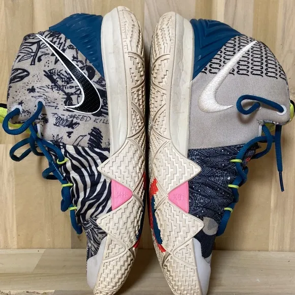 Nike Men's Multicolor Basketball Shoes