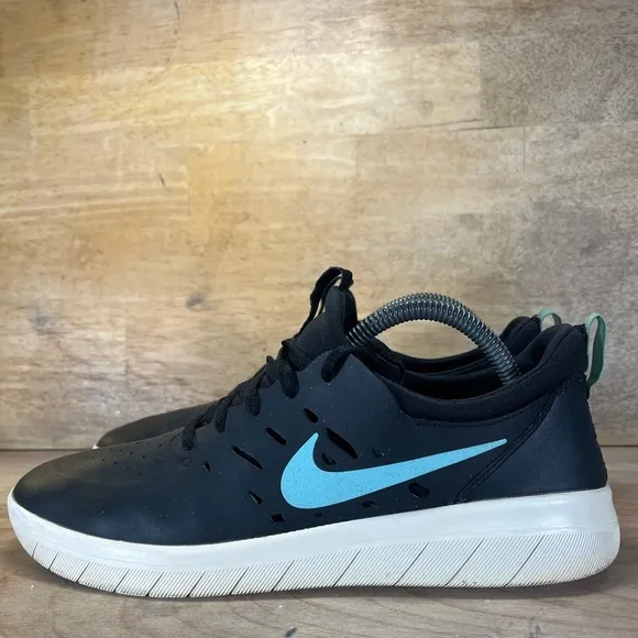 Nike Nyjah Free SB Womens Size 10 Slip On Shoes Sneakers Black Tropical Twist