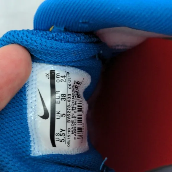 Nike Revolution 4 Youth Sneakers 5.5 or Womens 6.5