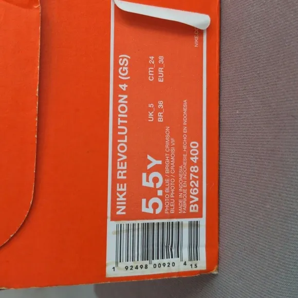 Nike Revolution 4 Youth Sneakers 5.5 or Womens 6.5
