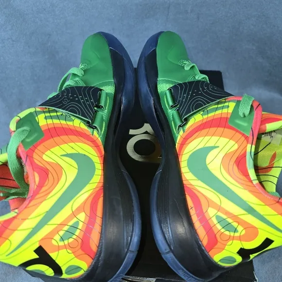 Nike Shoes Zoom KD4 weatherman sneakers shoes men's size 9.5****Attention ******