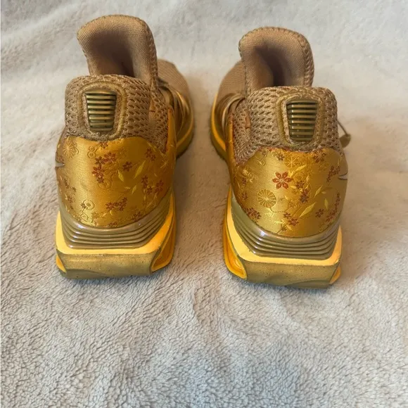 Nike Shox Gravity Gold Metallic Athletic Shoes Size 6.5
