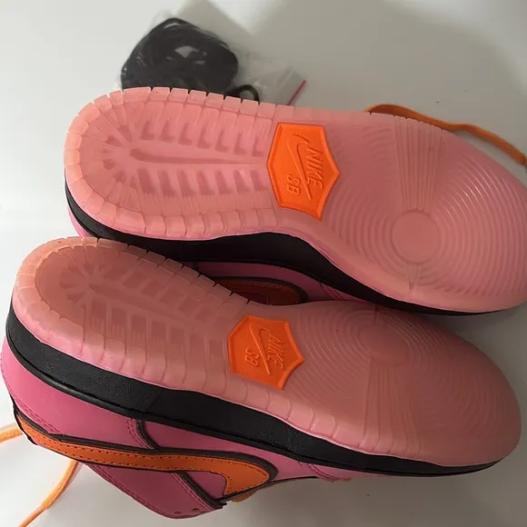 Nike  the Power-puff Girls X Dunk Pro SB QS Low Blossom Sneakers