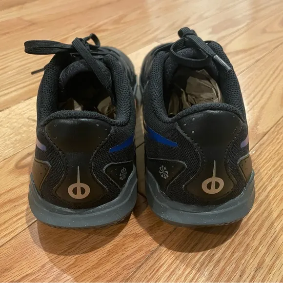 Nike Tiempo Legend Club Indoor Soccer Shoes and slides size 7