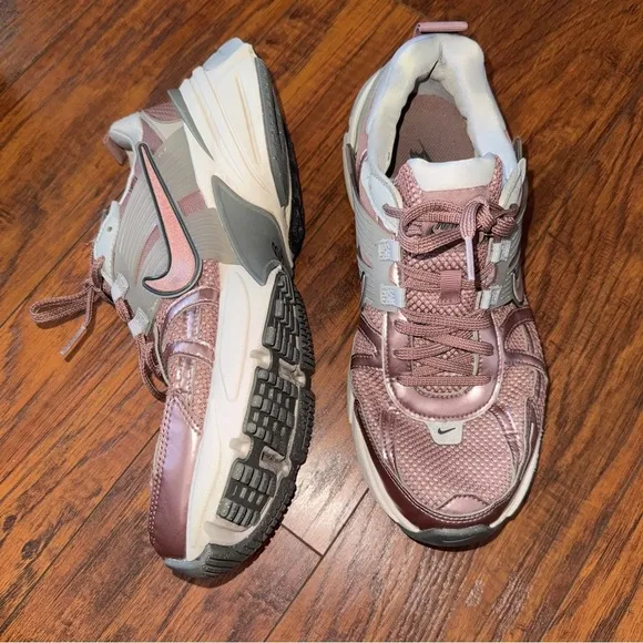 Nike V2K Run Smokey Mauve, Cobblestone, Light Smoke Grey, Low Top Sneakers W 11