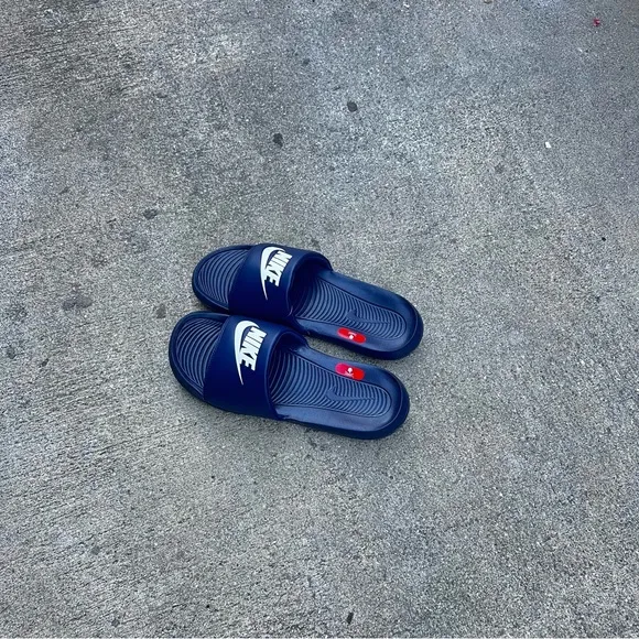 NIKE VICTOR ONE SLIDES ALL DARK NAVY BLUE WHITE VICTORI BLUES MIDNIGHT FLIP FLOP