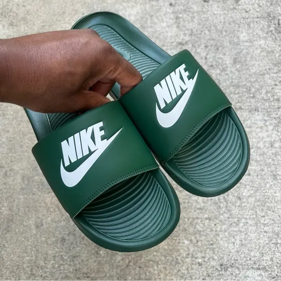 NIKE VICTOR ONE SLIDES ALL GREEN WHITE VICTORI BLACKS SPORT JETS